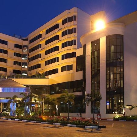Chon Inter Hotel Chonburi Buitenkant foto