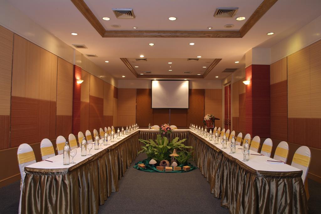 Chon Inter Hotel Chonburi Buitenkant foto