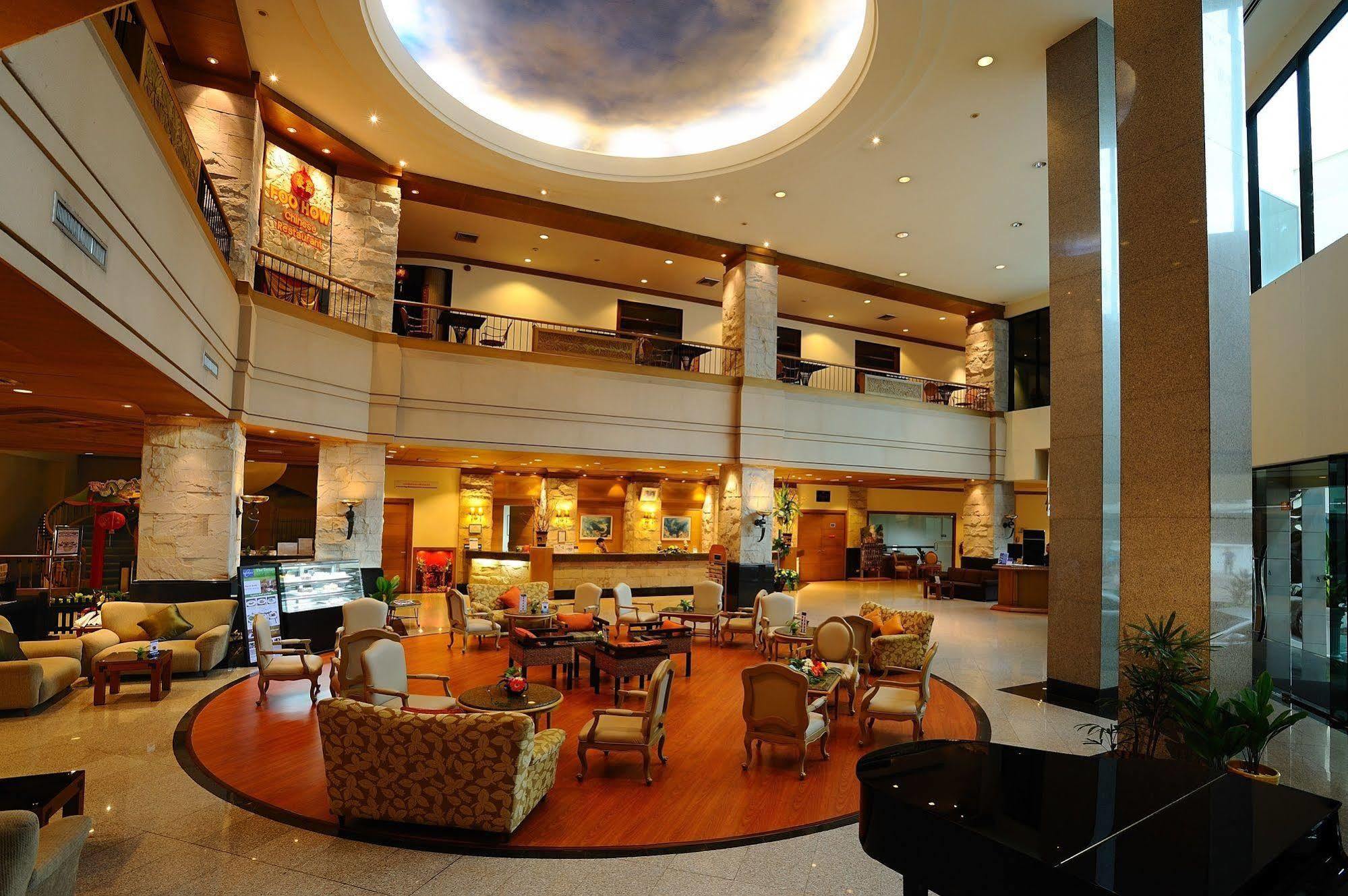 Chon Inter Hotel Chonburi Buitenkant foto