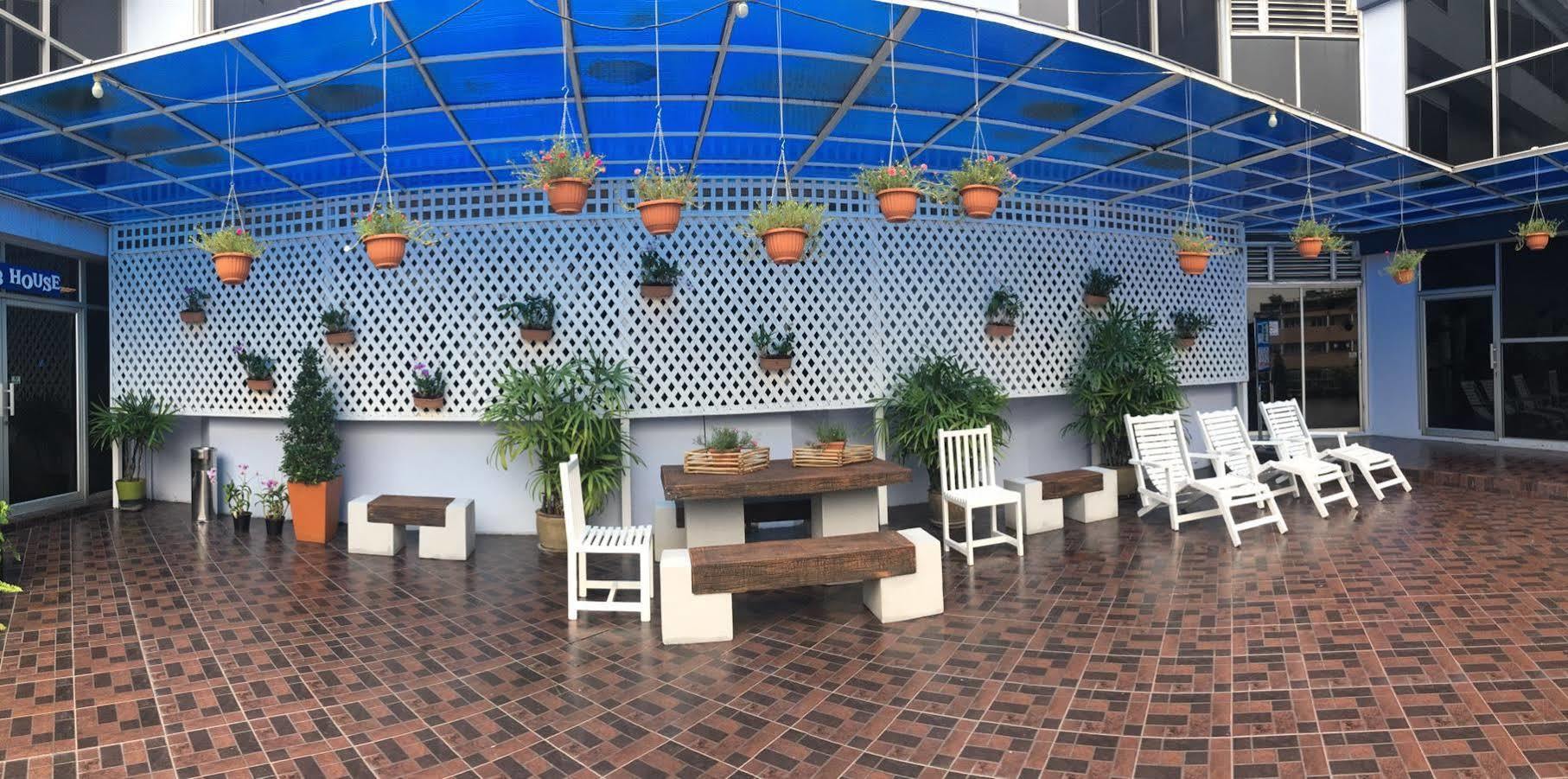 Chon Inter Hotel Chonburi Buitenkant foto