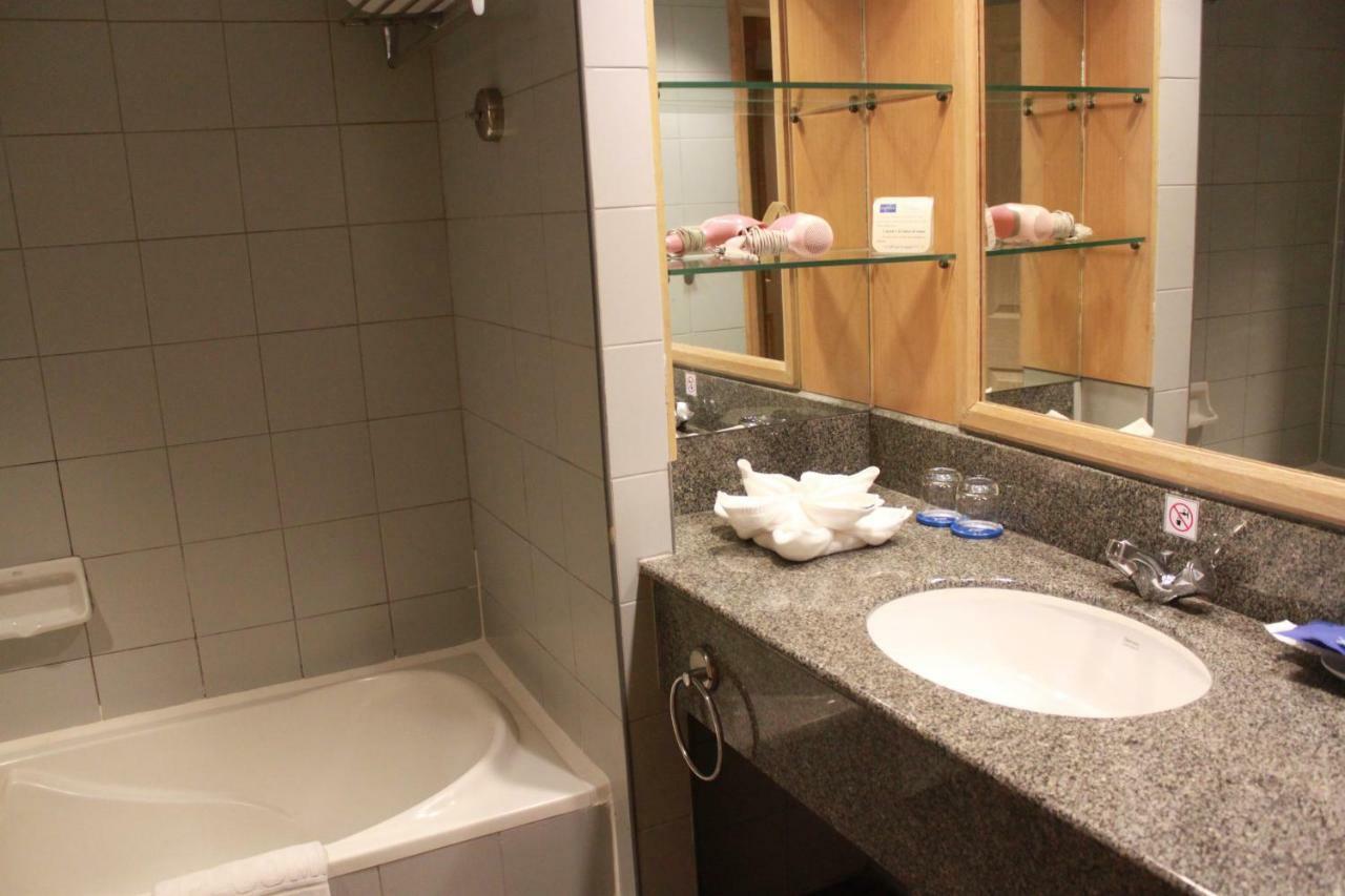 Chon Inter Hotel Chonburi Buitenkant foto